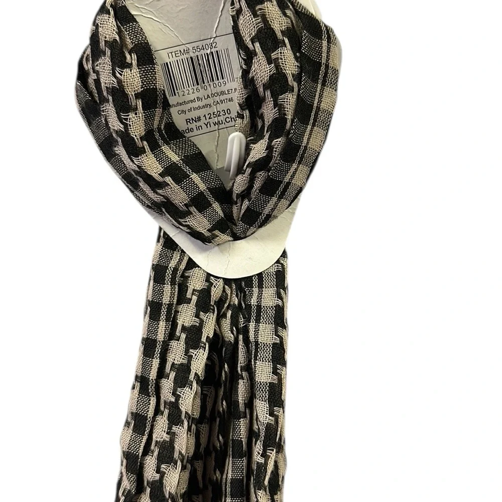 Houndstooth Cream and Black Lightweight Woven Scarf with Fringe 59” x 14”